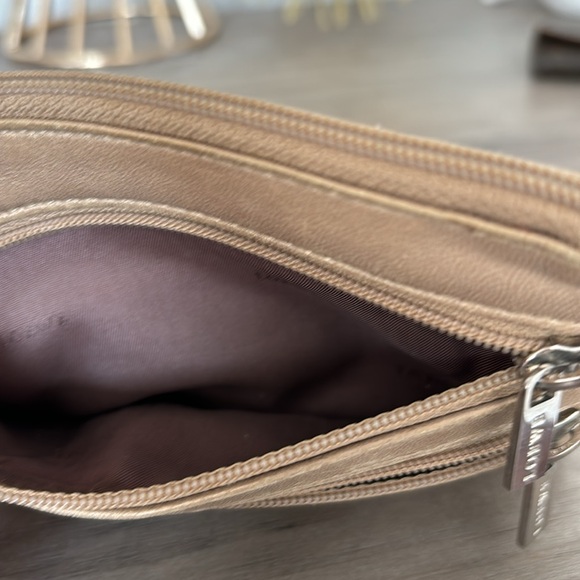Loewe zippered pouch in shimmery gold - Picture 7 of 10